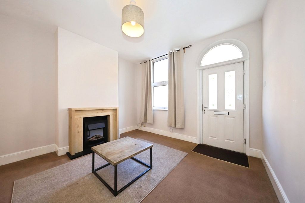 Property photo 1 of 17 Picture No. 06