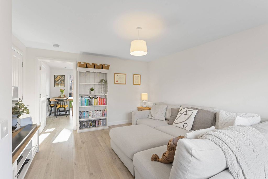 Property photo 2 of 22