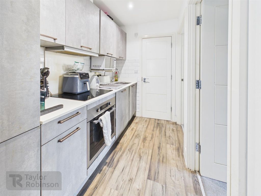 Property photo 3 of 8 Cam02600G0-Pr0677-Still004.Jpg