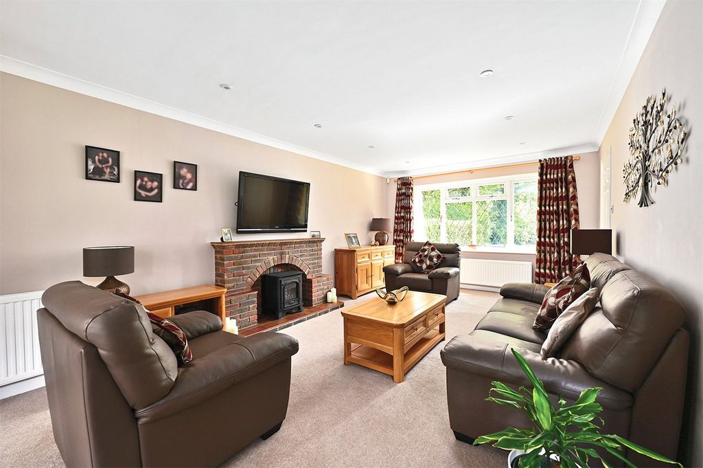 Property photo 2 of 22 Picture No. 17