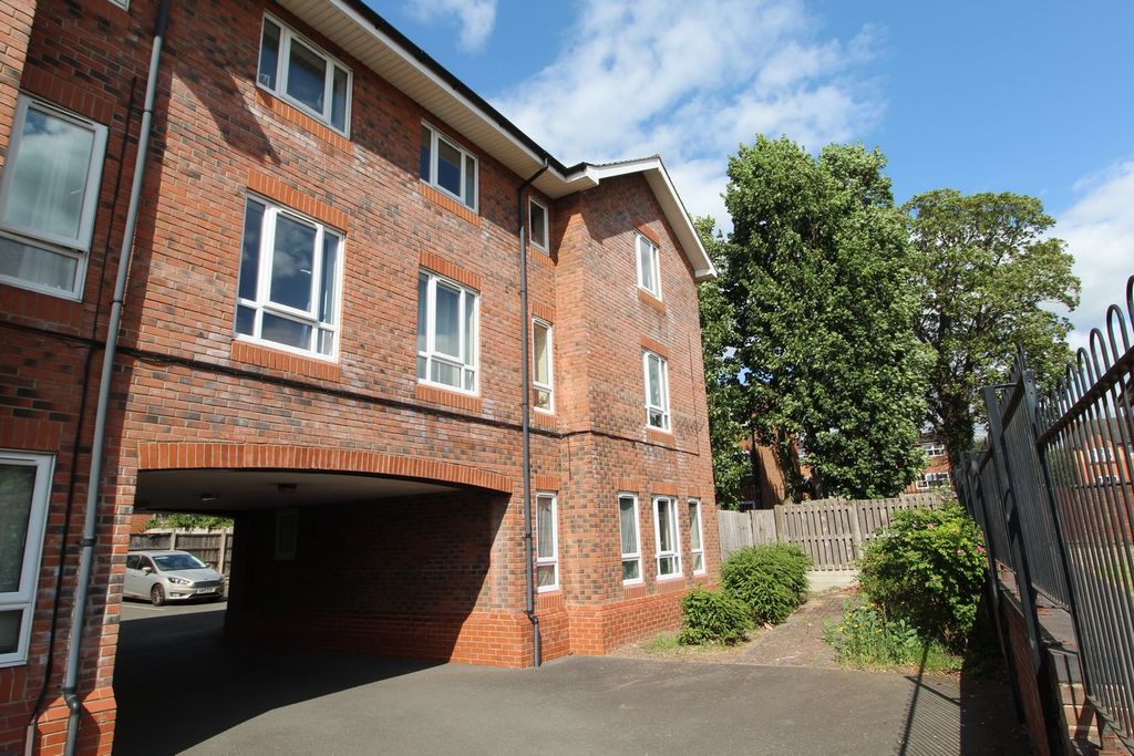 Property photo 1 of 12
