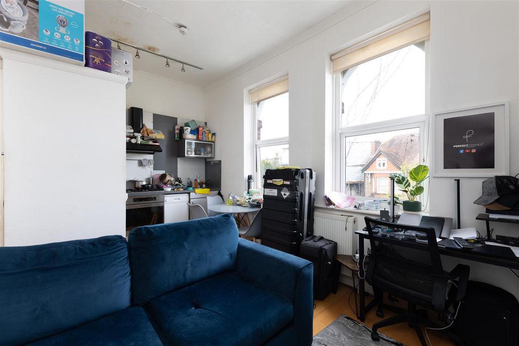 Property photo 2 of 6