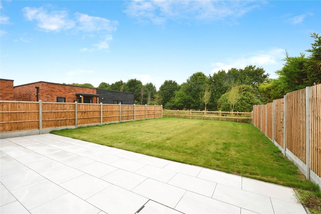 Property photo 2 of 17 Picture No. 13