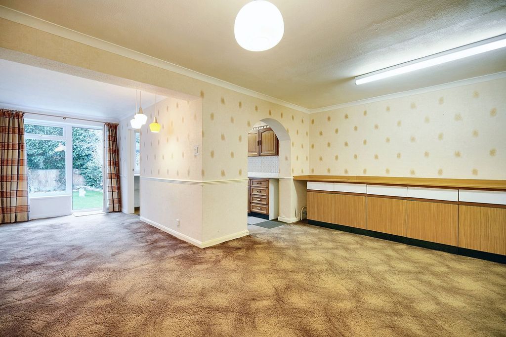 Property photo 3 of 12