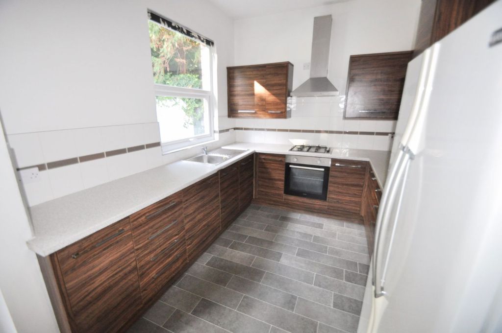 Property photo 2 of 31