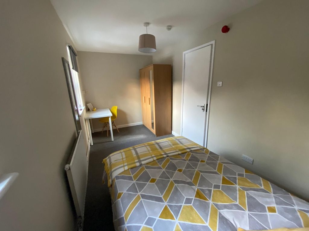Property photo 2 of 4