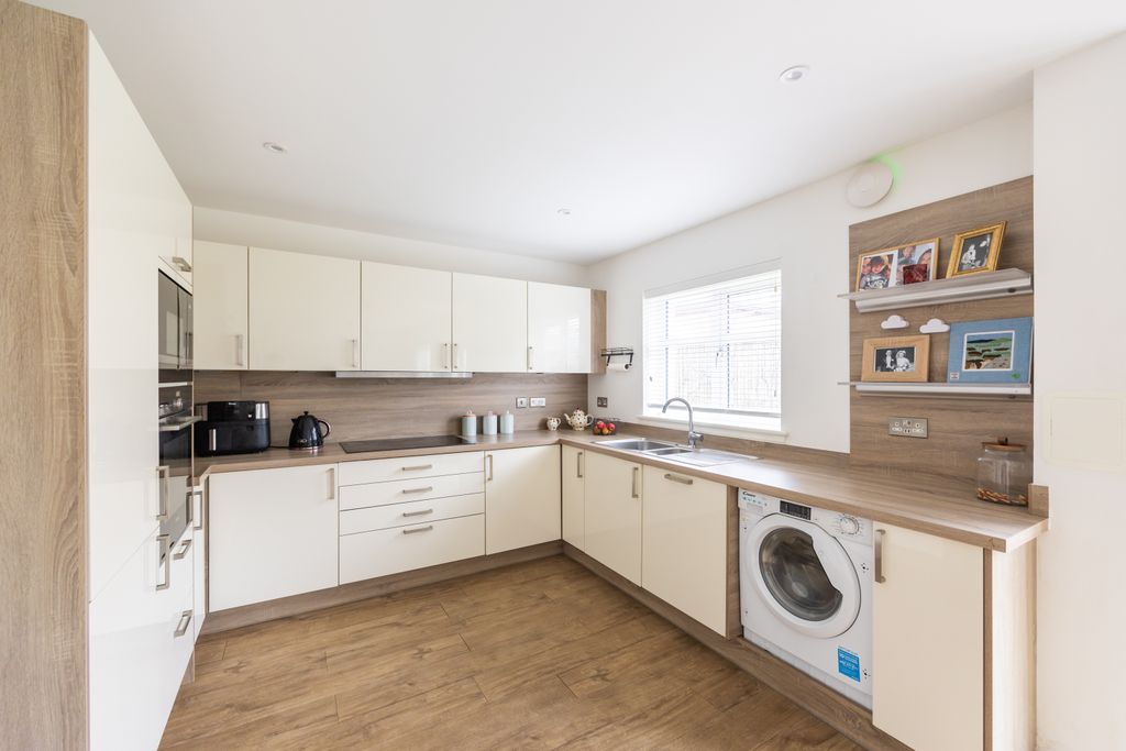 Property photo 3 of 24 Property Image 3