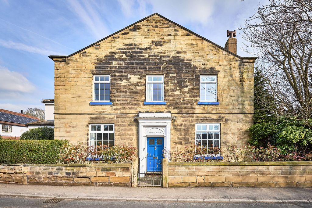 Property photo 2 of 49