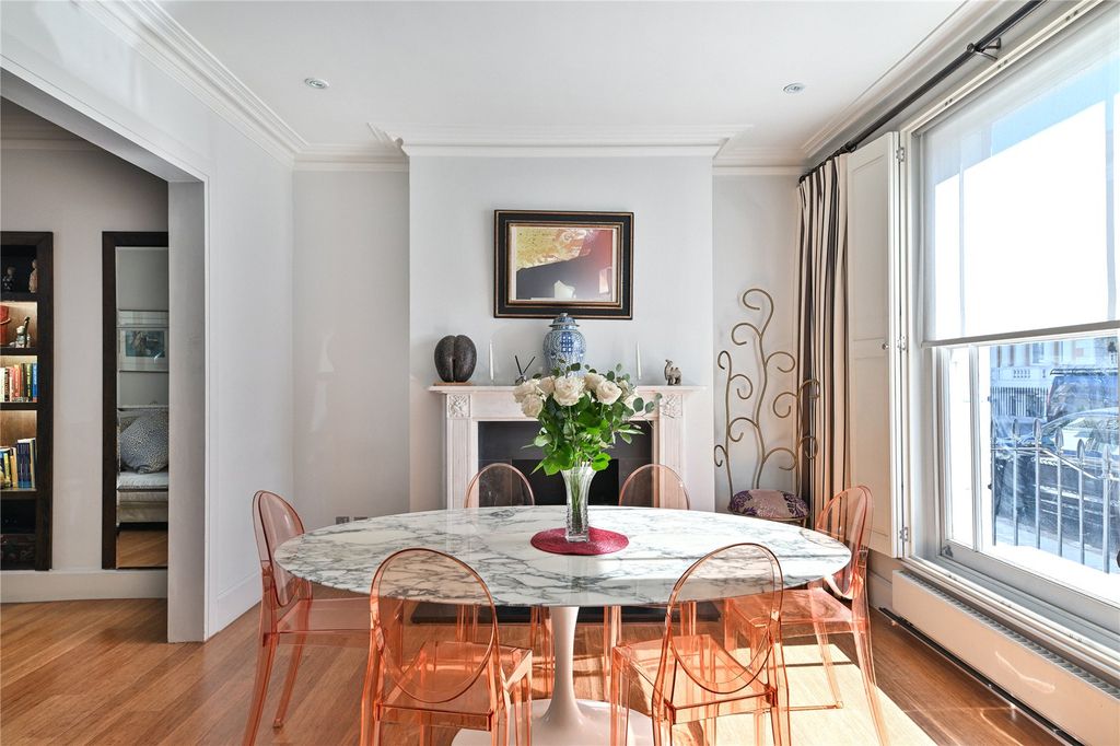 Property photo 3 of 24 Dining Room