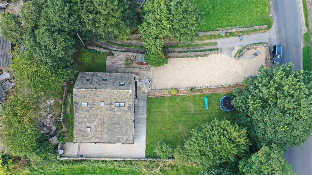Property photo 2 of 33