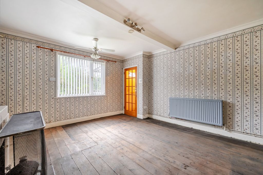 Property photo 3 of 19 Living Room