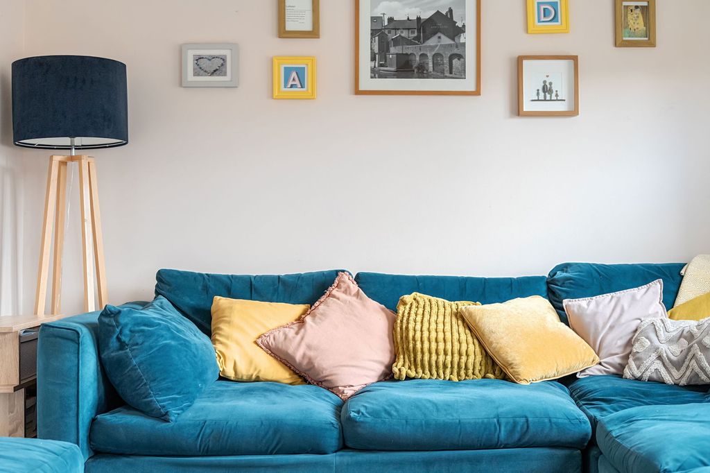 Property photo 1 of 17