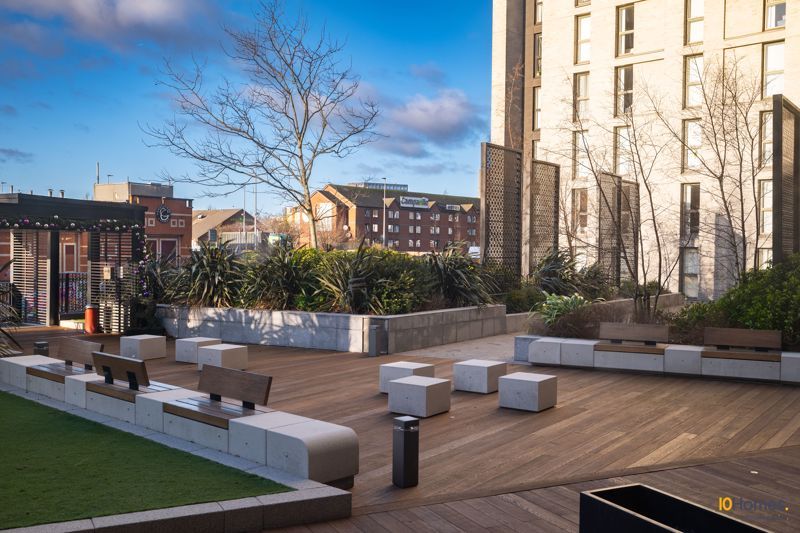 Property photo 1 of 25 Photo 7