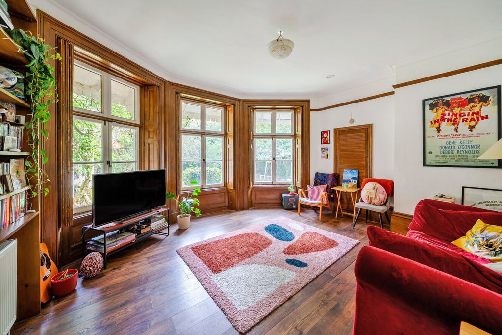 Property photo 1 of 13 1536726-10-6Ada05...