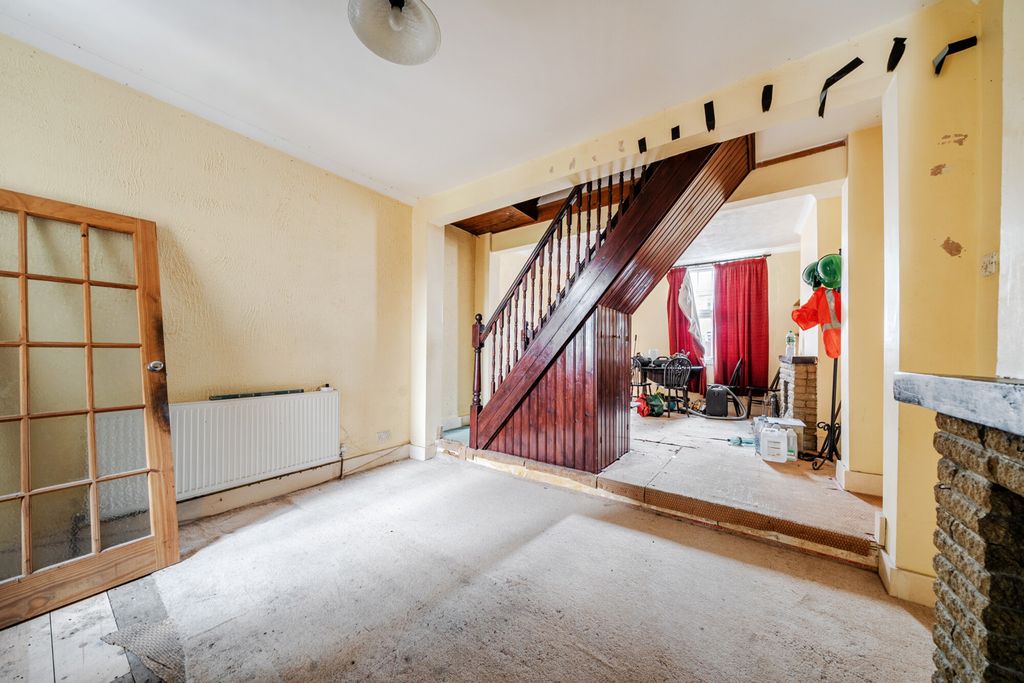 Property photo 2 of 20 1503868-12-6A8Ed2...