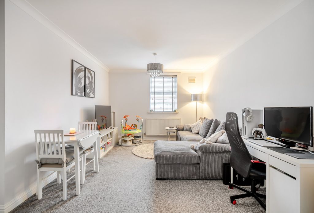 Property photo 1 of 17 1385622-4-692872c...