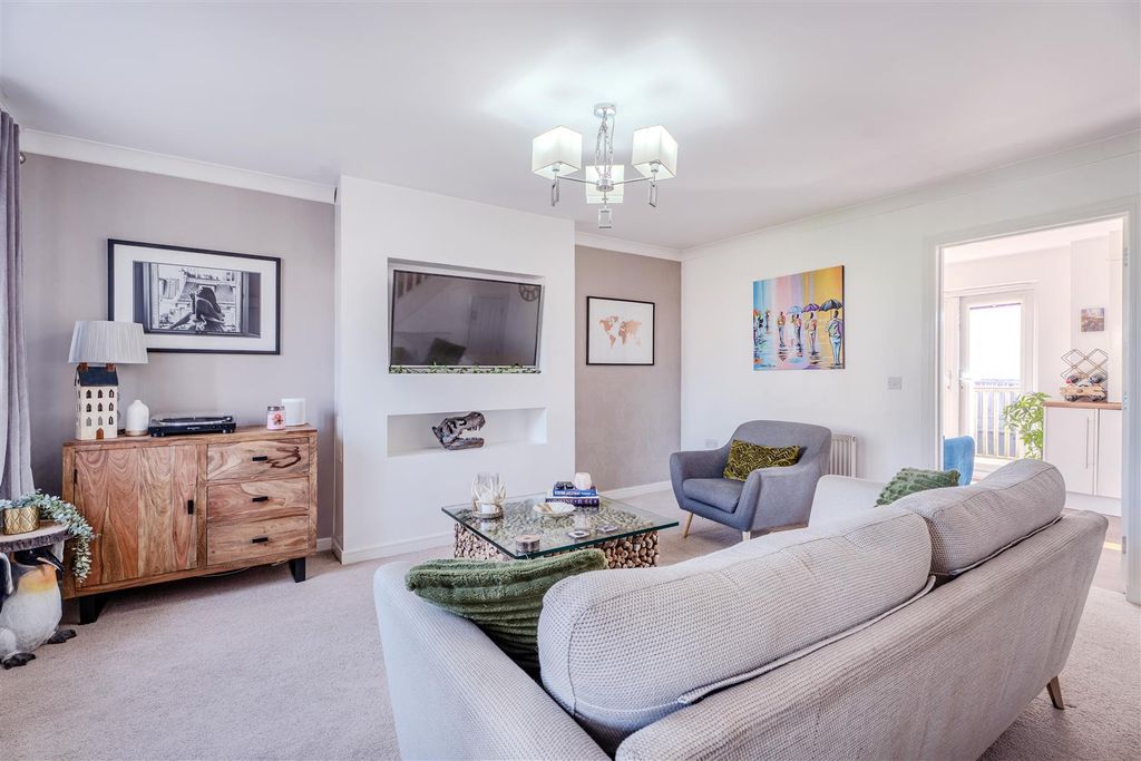Property photo 3 of 29 25Eastcults-15.Jpg