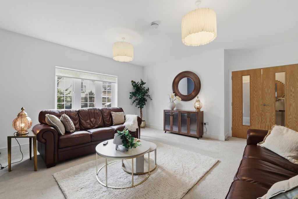 Property photo 2 of 50