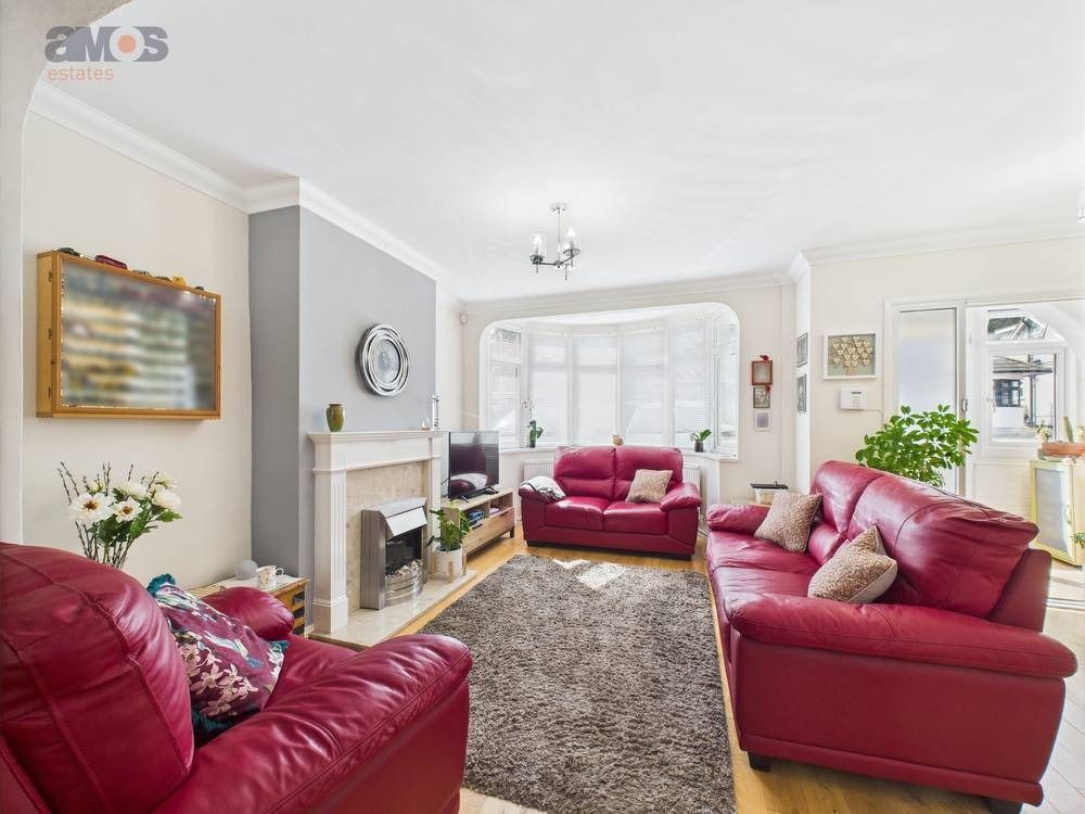 Property photo 2 of 18 4432503