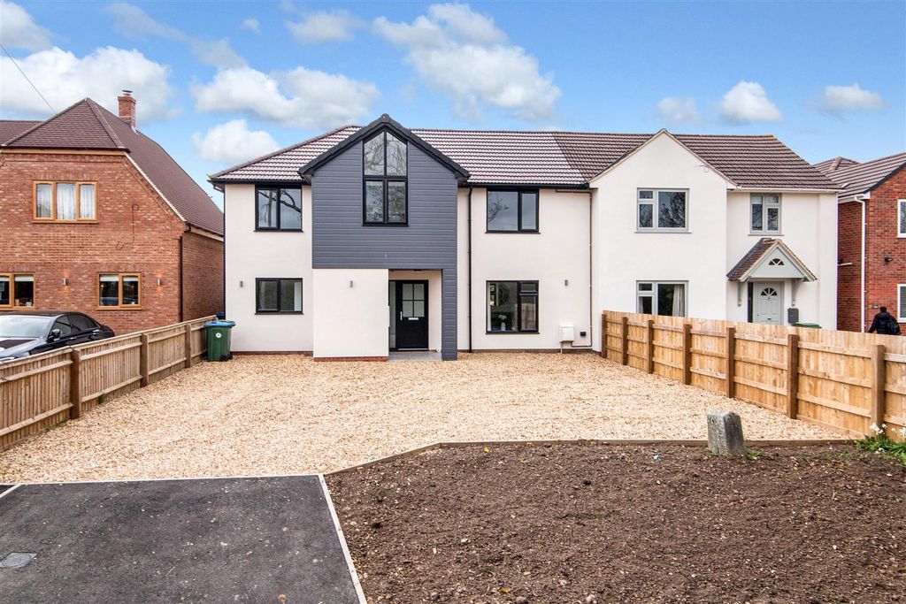 Property photo 2 of 38 46Mursley_37.Jpg