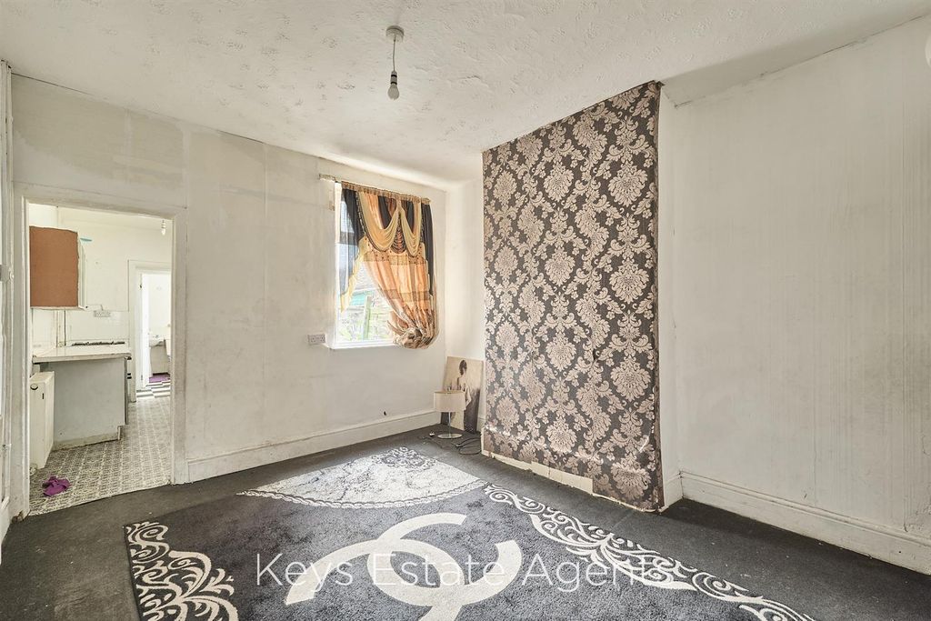 Property photo 3 of 15 Reception (Rear)