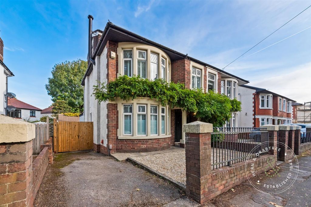 Property photo 1 of 42 Waungron-Road-40.Jpg