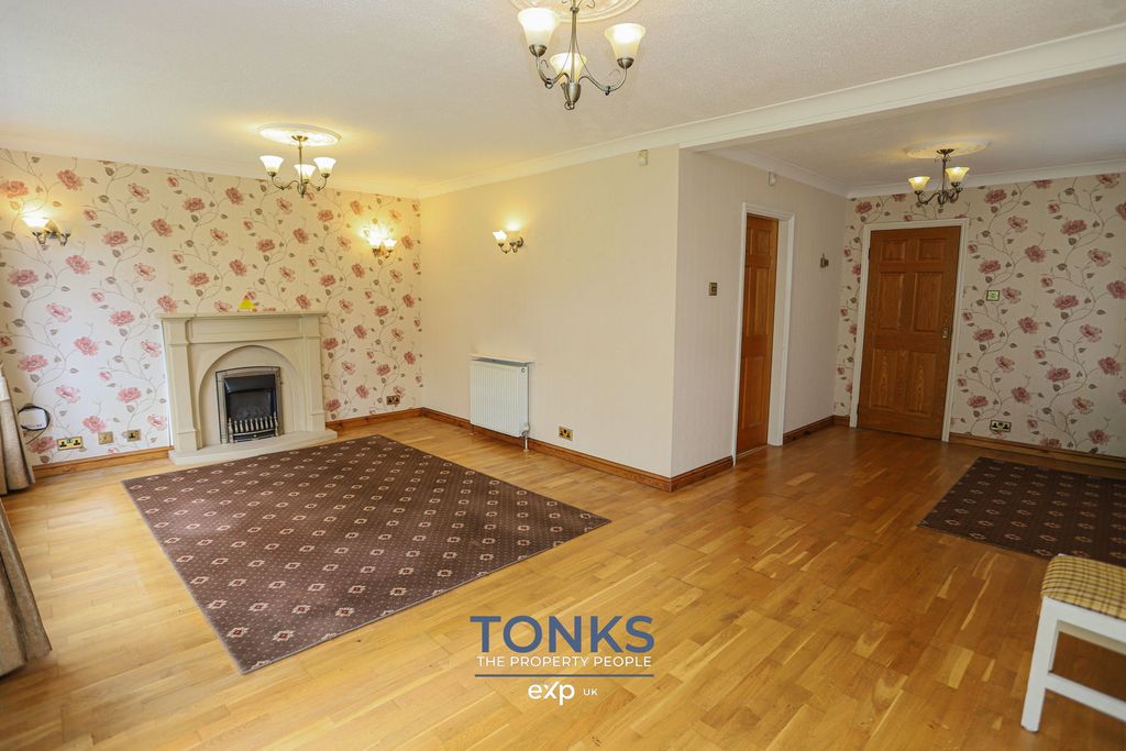Property photo 3 of 24