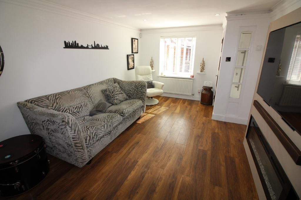 Property photo 2 of 13 Lounge