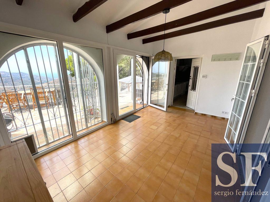 Property photo 2 of 20