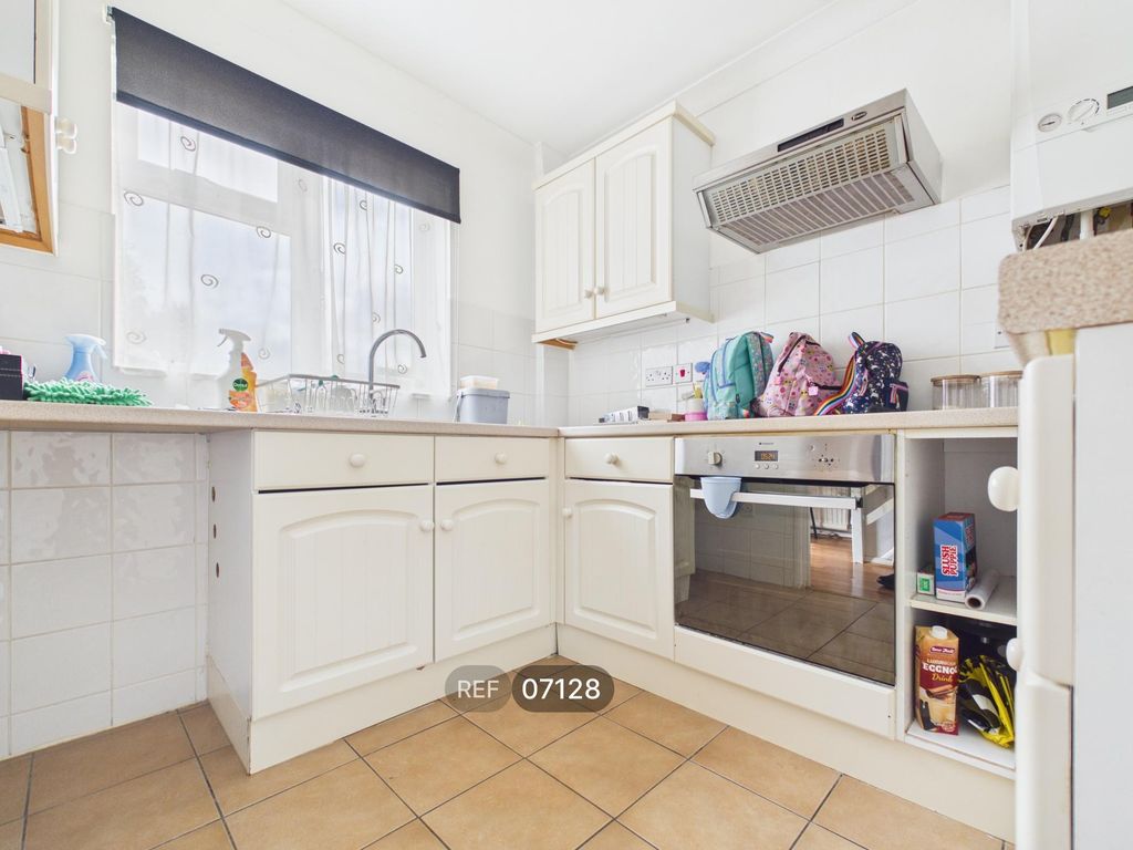 Property photo 3 of 16 Kitchen