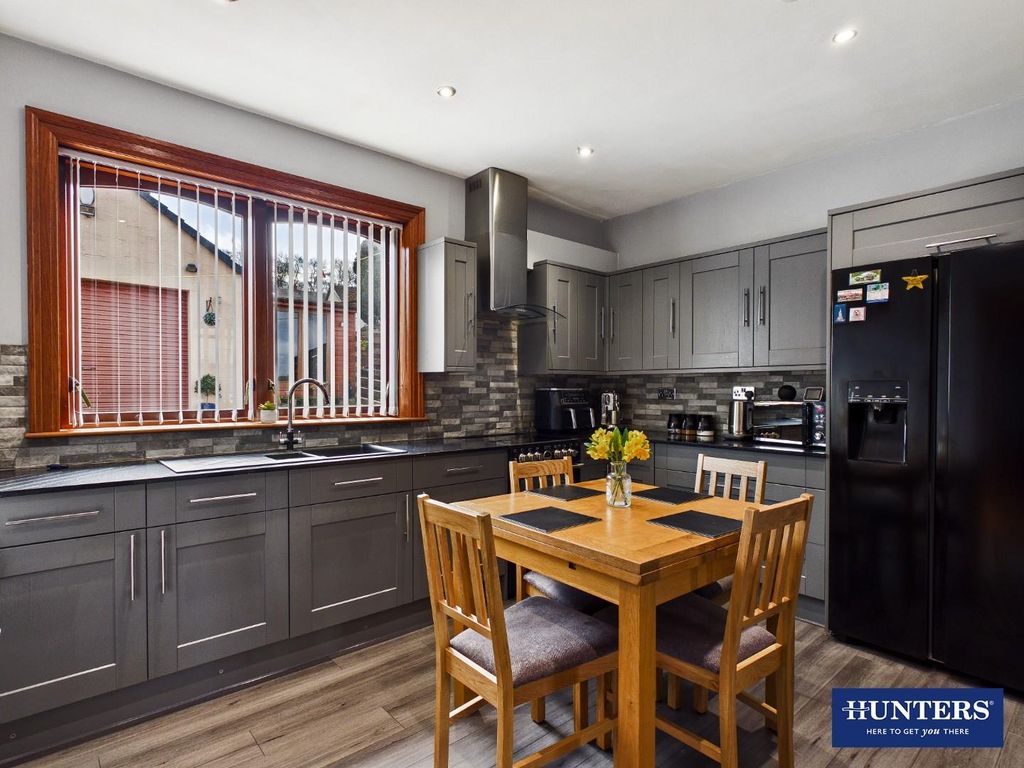 Property photo 3 of 21 Cam04559G0-Pr0373-Still010.Jpg