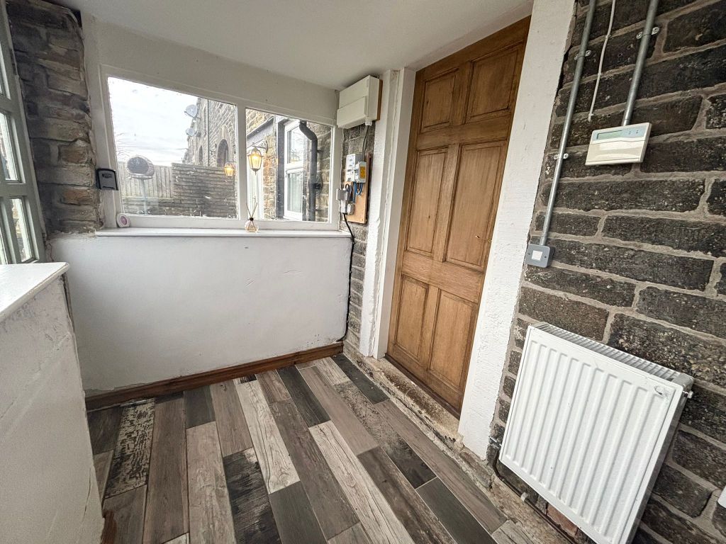 Property photo 3 of 20 Porch..