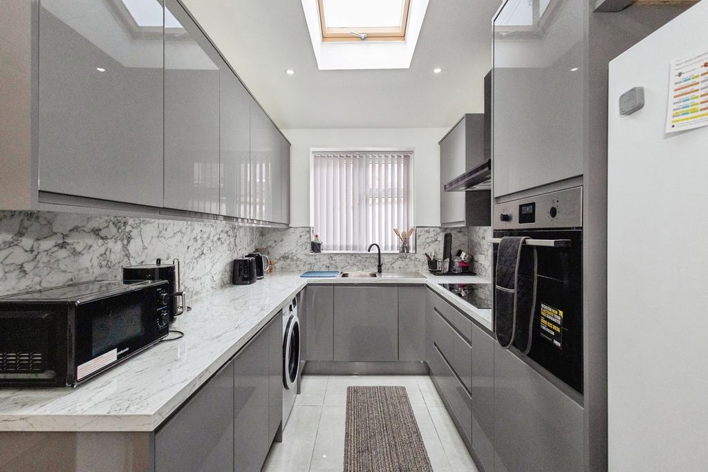 Property photo 2 of 30 Pbox-Img.Jpg