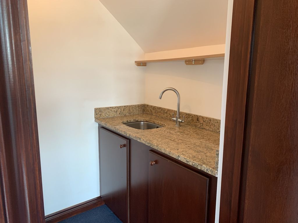 Property photo 3 of 10 Gallery