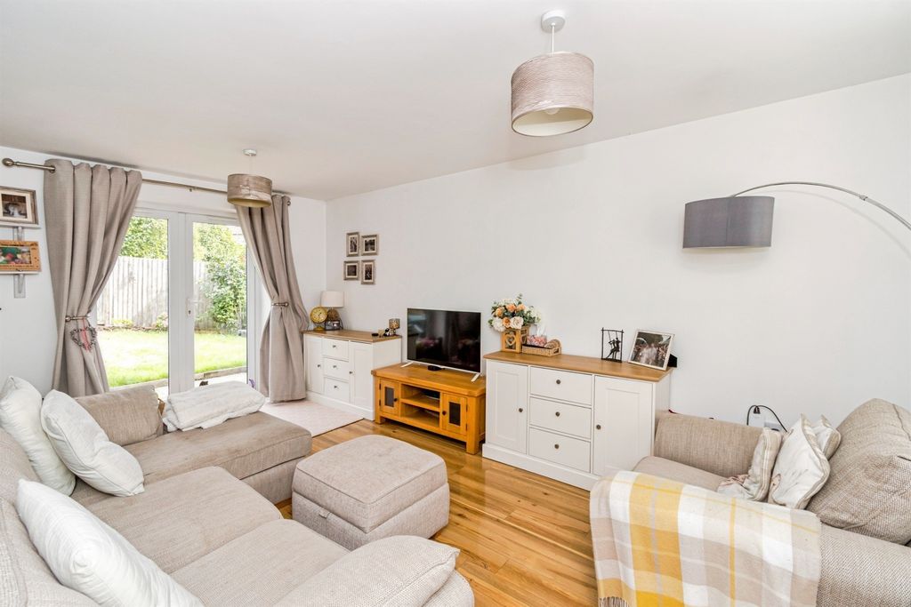 Property photo 2 of 19