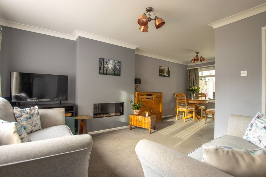 Property photo 2 of 22 46694210