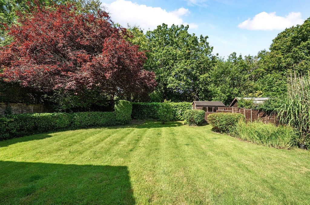 Property photo 2 of 22 Garden