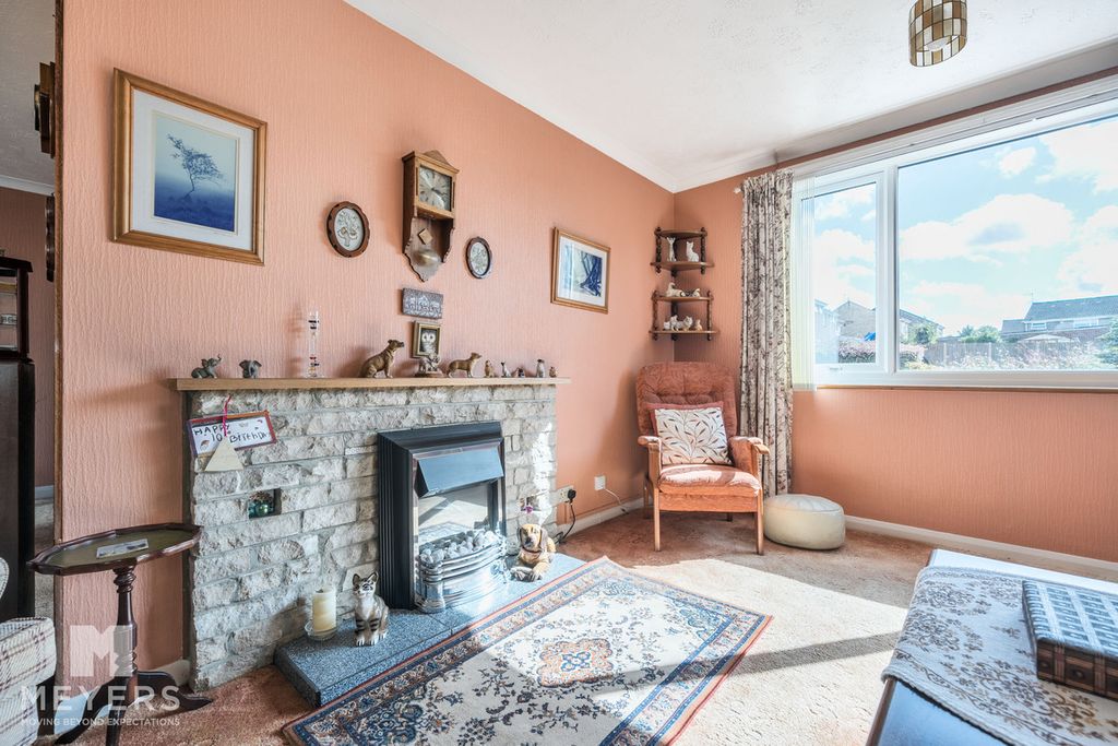 Property photo 3 of 25