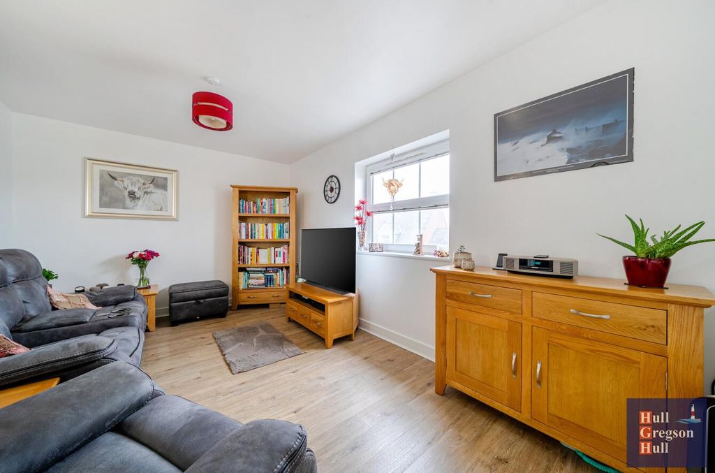 Property photo 3 of 20 06Ca0665-Ea86-4900-B5A9-9A13582F9d02.Jpg