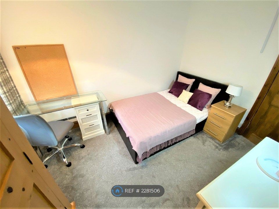 Property photo 1 of 11 Spacious