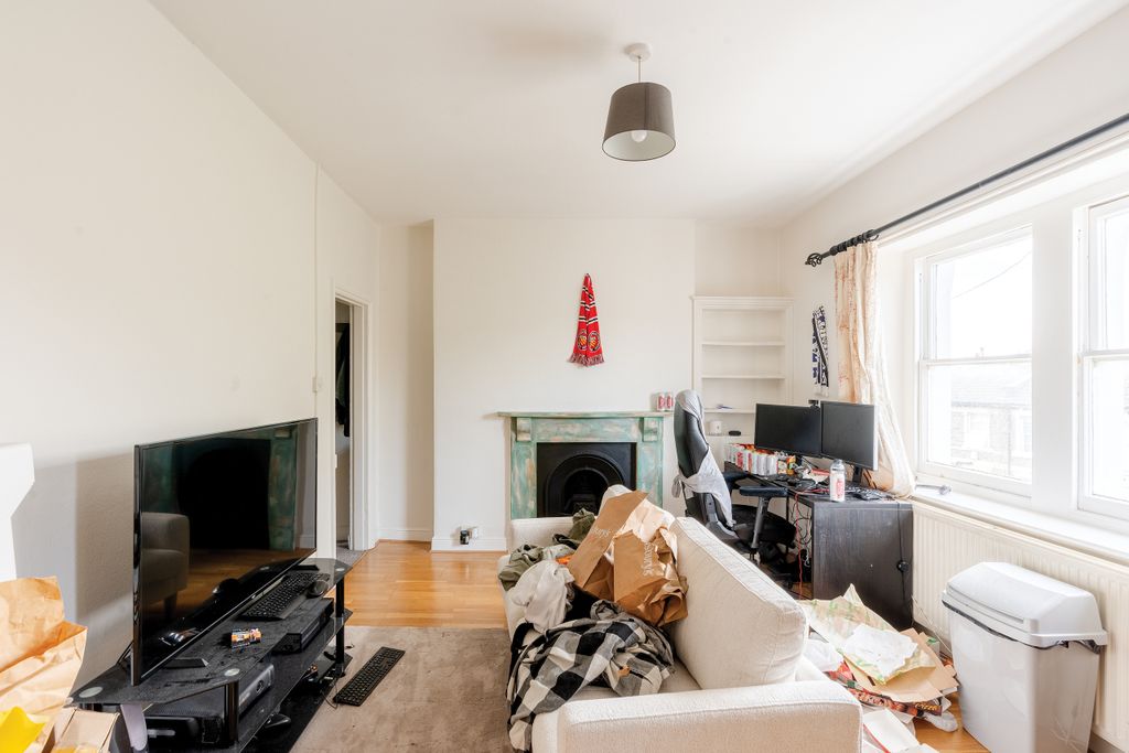 Property photo 3 of 8 Photo 3