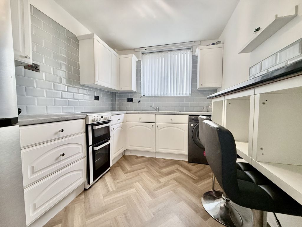 Property photo 3 of 10 Img_9973