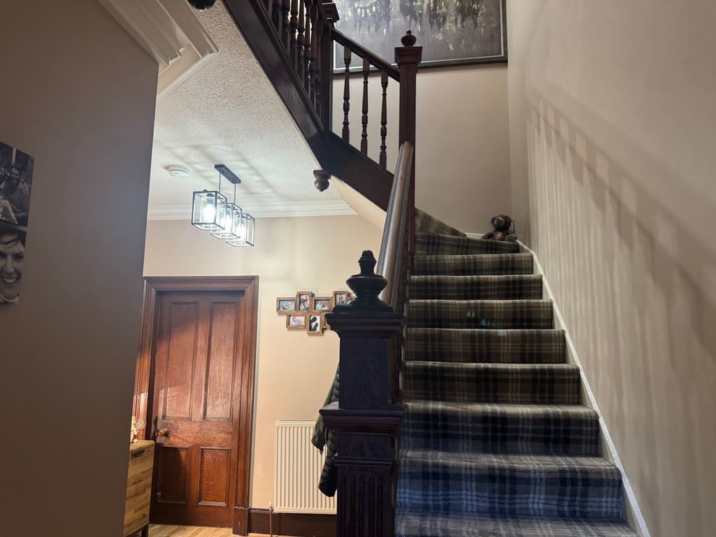 Property photo 2 of 34