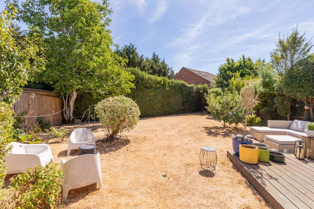 Property photo 2 of 17