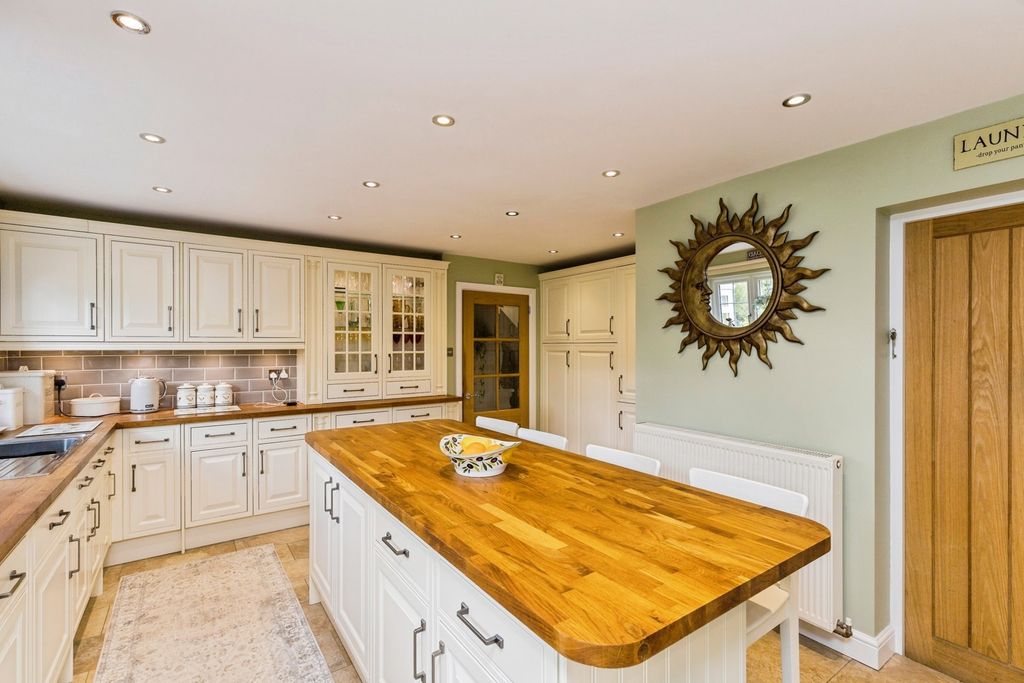 Property photo 3 of 21 Pbox-Img.Jpg