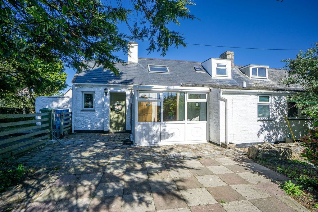 Property photo 2 of 31