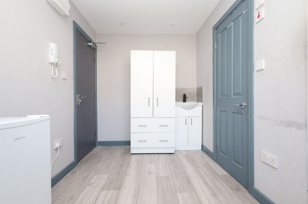 Property photo 2 of 4