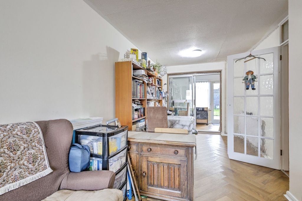 Property photo 3 of 18 Pbox-Img.Jpg