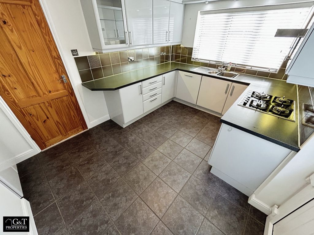 Property photo 2 of 13 Kitchen