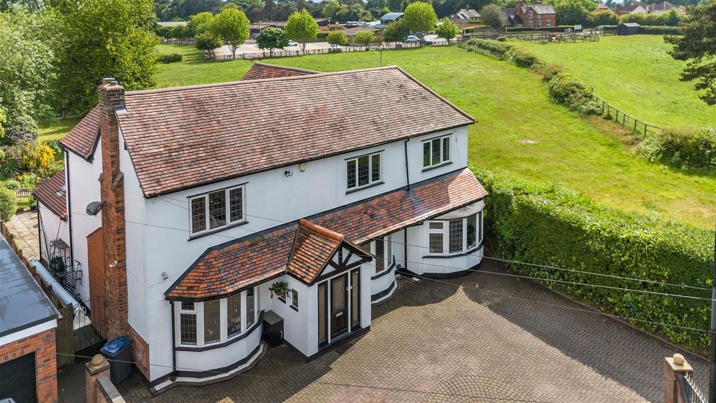 Property photo 1 of 39 8648009-Exterior12.Jpg